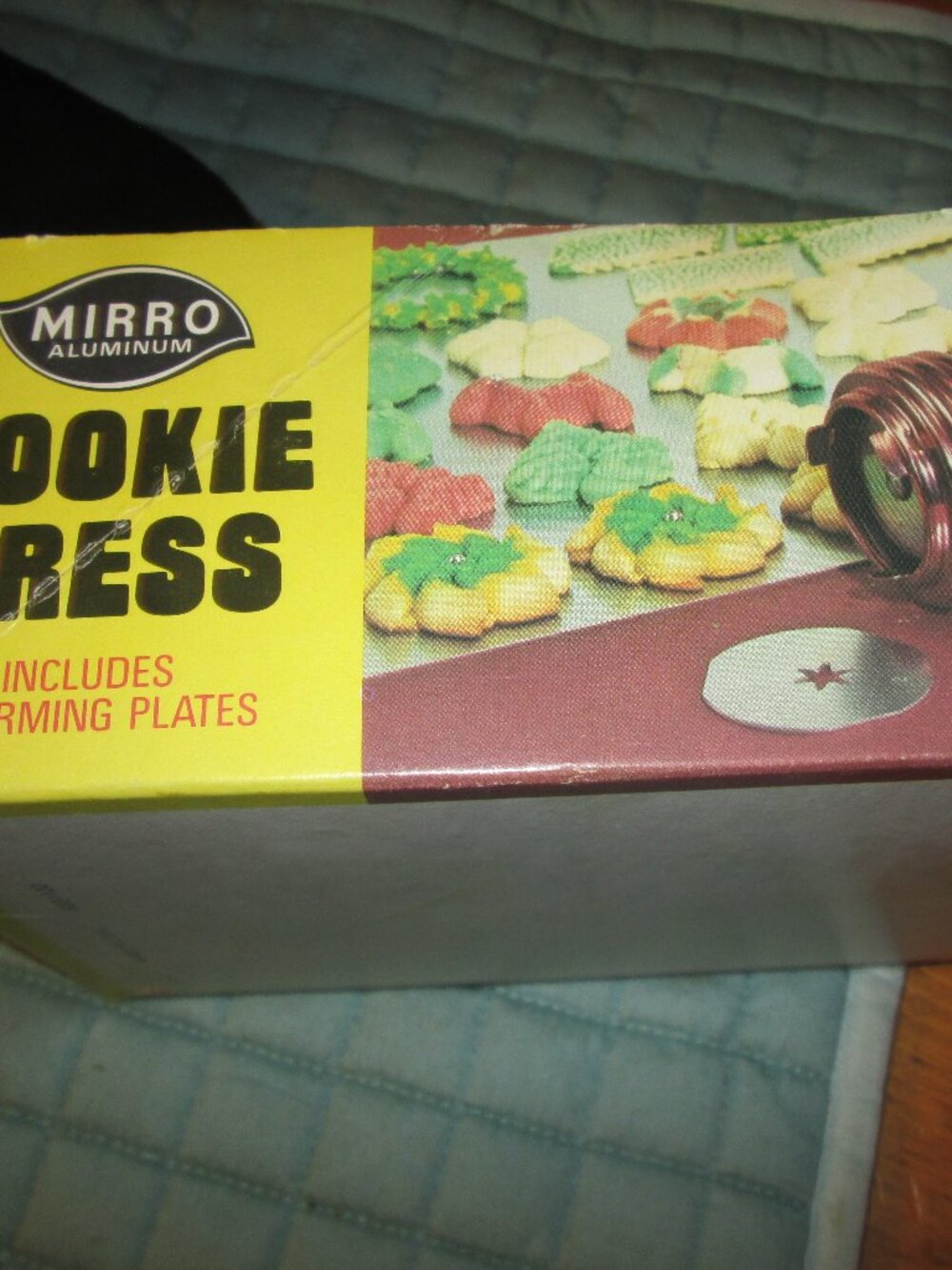 Mirro cookie press with six disc in original box mint